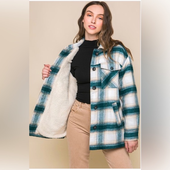 302 🎀 Olive Green Plaid Shacket - Picture 2 of 4